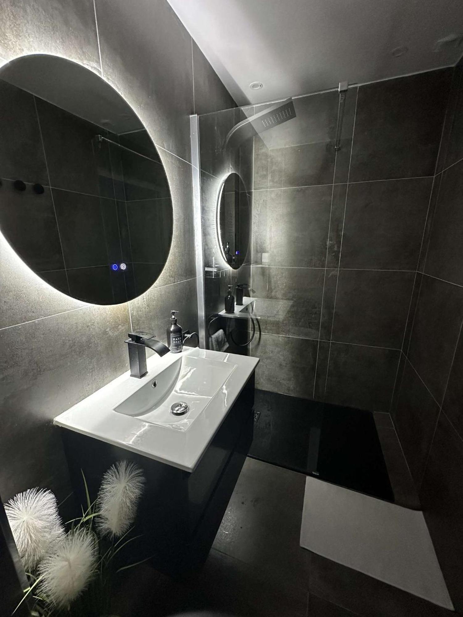 Dima Suite Jacuzzi Privatif 브덴느 외부 사진