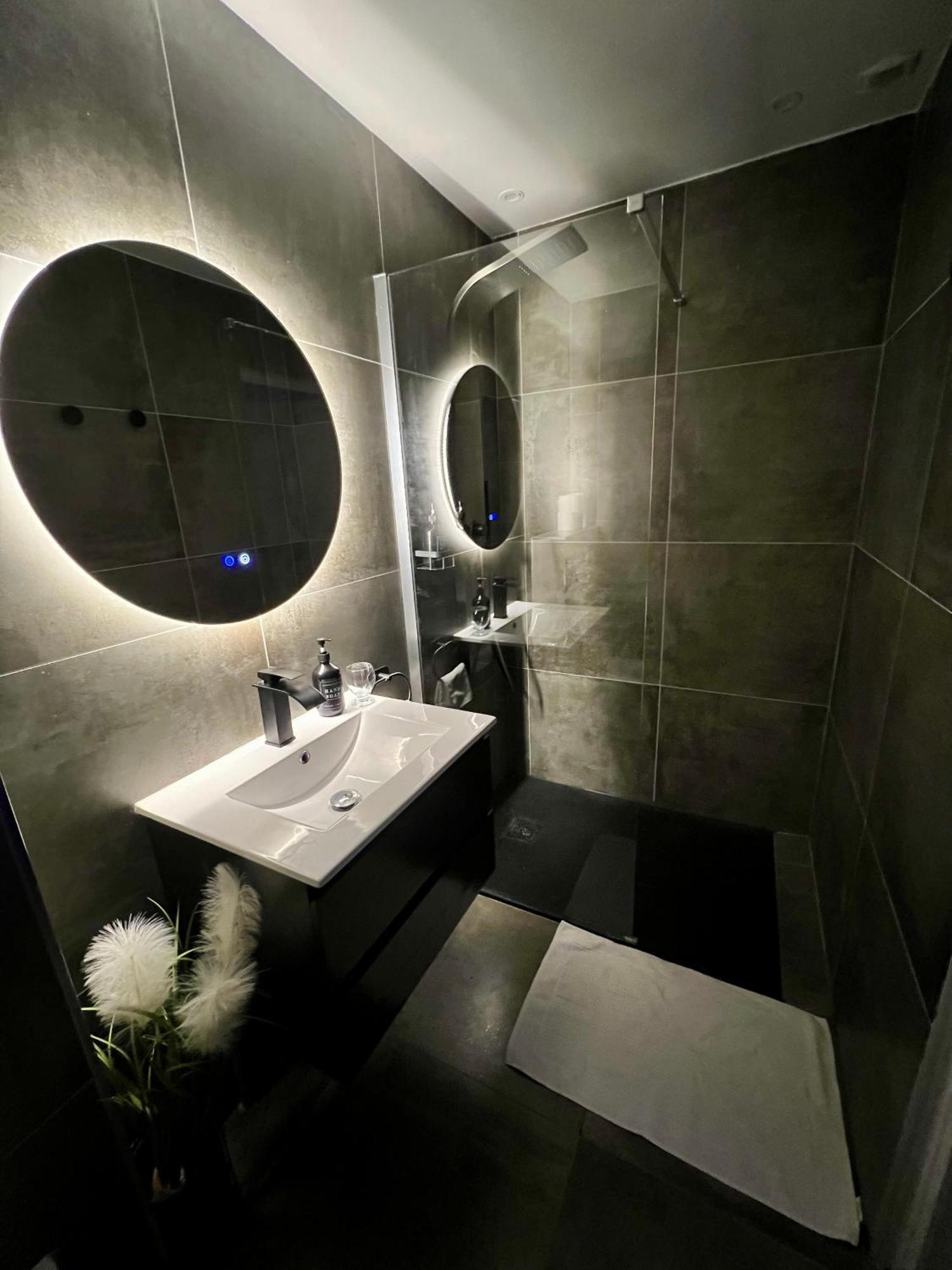 Dima Suite Jacuzzi Privatif 브덴느 외부 사진