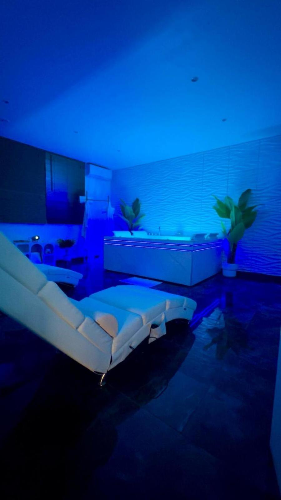Dima Suite Jacuzzi Privatif 브덴느 외부 사진